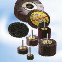 Los discos de fibra de KLINGSPOR están especialmente indicados para los trabajos bastos de lijado, eliminación de herrumbre,