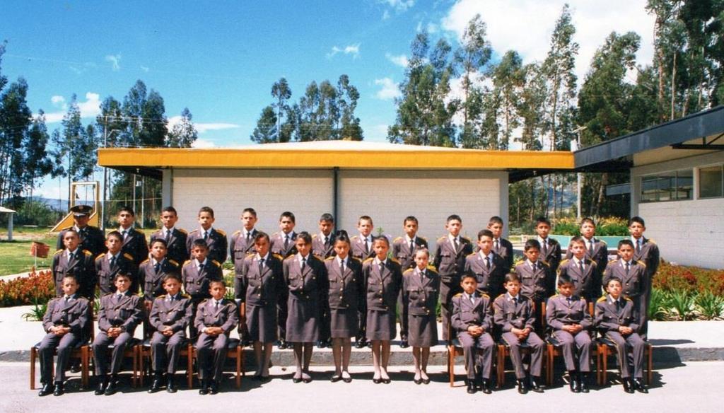 Durante su trayectoria educativa el COMIL-4 fue incrementando su personal de Cadetes de manera paulatina, para el año 2000 contó con un promedio de 950 Cadetes y en el año 2004 llegó a superar los 1.