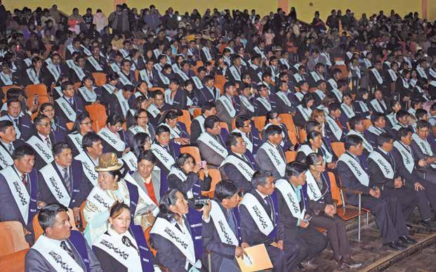 7.386 Maestras y Maestros Obtuvieron Títulos en Postgrado Titulación de Postgrado de maestras y maestros de El Alto - La Paz En diferentes momentos de la gestión 2016 y 2017 la Universidad Pedagógica