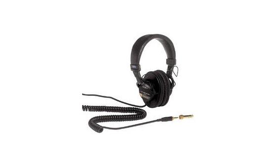 MDR-7506 Auriculares profesionales estéreo Descripción general La gama de auriculares profesionales de Sony combina resistencia, comodidad y aspectos prácticos, y se utilizan a diario en medios