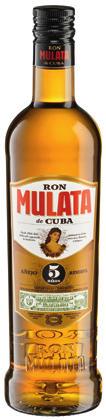 Experimente el vívido sabor de la alegría cubana. Este ron dorado madura cinco años toneles de roble blanco.