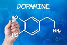 Además menor sensibilidad a la dopamina en < 6 m