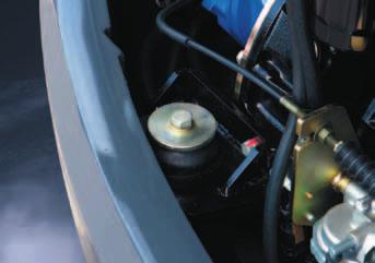 Soporte de motor de goma Cabina abatible para un fácil mantenimiento Fácil Mantenimiento: el acceso a las piezas del motor se realiza a través de los paneles laterales Tuberias de engrase: integrados