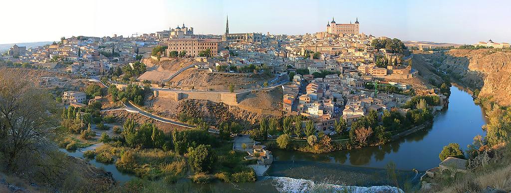 QUERIDO TRIATLETA, Te damos la bienvenida a la segunda edición del TOLEDO ES TRIATLÓN 2018 un triatlón con encanto. Un evento único en una ciudad histórica y Patrimonio de la Humanidad como es Toledo.