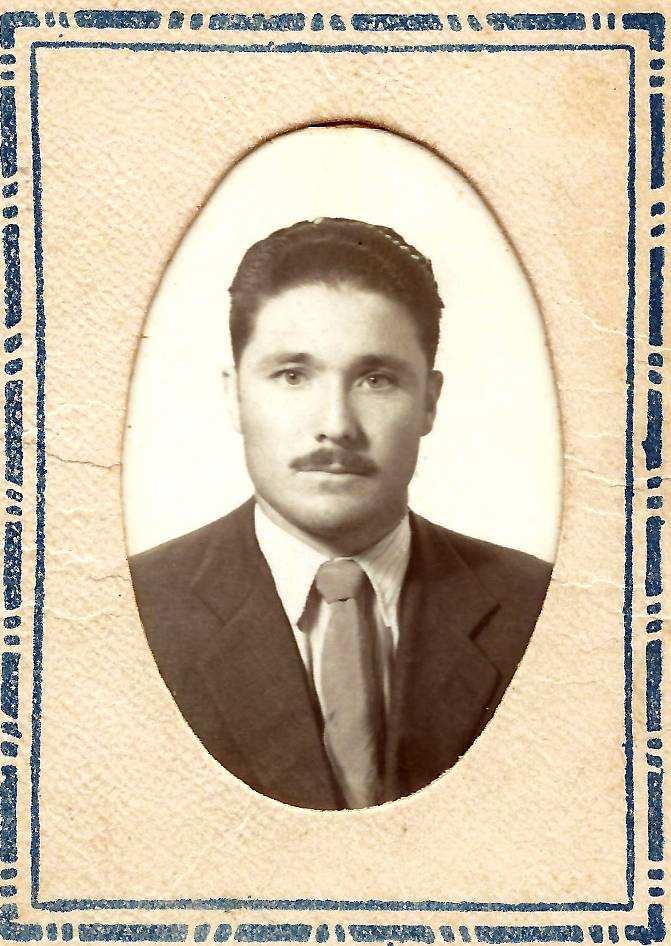 Luis Navarro Nóbrega; se le puso por nombre Bruno Ramón y actuaron como padrinos su tío, don Arsenio Marrero Tejera, y su abuela, doña Tomasa Tejera Chico.