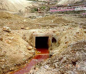 Legado historico de minas El legado de minas son operaciones que han sido abandonadas y que representan un potencial significativo de contaminación.