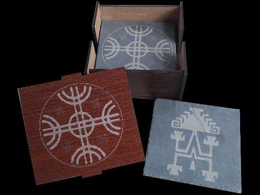 Caja madera con 4 posavasos de piedra COD: *EXINED022 Caja de madera grabada con logo empresa en láser.