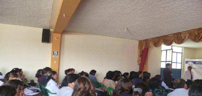 AREQUIPA: TALLER DE FORTALECIMIENTO DE CAPACIDADES SE REALIZÓ EN SOCABAYA En su compromiso de fortalecer las capacidades del personal asistencial de la Región Arequipa, la UDR realizó una reunión el