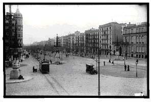 Activitat d ampliació Observa i analitza les imatges preses del Passeig de Gràcia, en els anys 20.