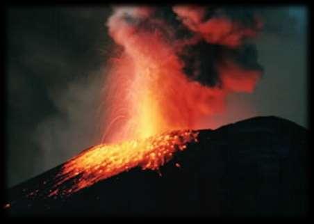 Volcán Popocatépetl Popocatépetl (Montaña que humea) es un volcán activo que ha tenido varias erupciones fuertes desde hace miles de años.