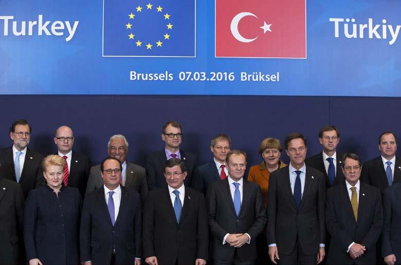 Los jefes de Estado y de Gobierno de la UE han dado vía libre a un acuerdo revisado con Turquía para contener el flujo de refugiados que llega a Europa y que ha sido aprobado tras ser presentado este