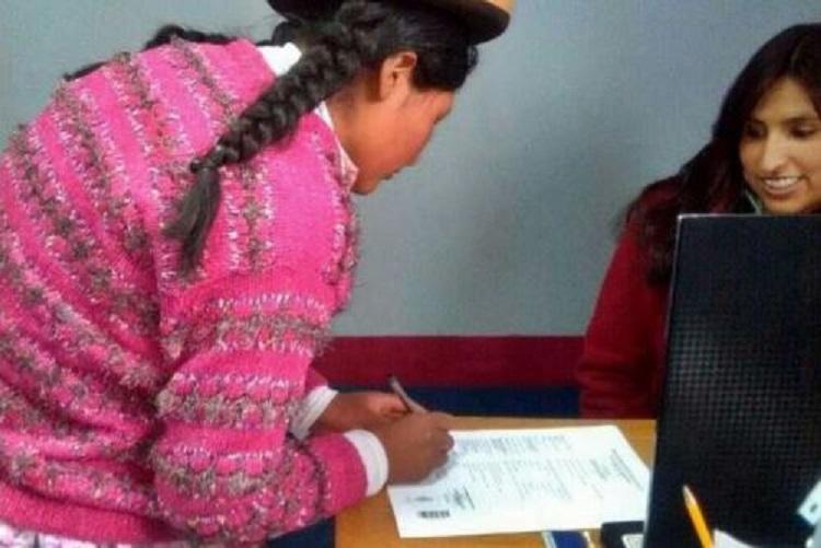El Ministerio de Cultura también certificó las competencias de 122 servidores públicos bilingües para brindar atención en quechua y ha formado a 357 intérpretes y traductores en 36 de las 48 lenguas