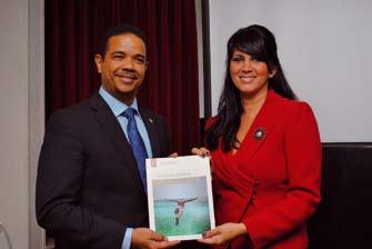 Presentacion di Green Gateway na Hulanda E plan y vision economico di Minister Michelle Hooyboer-Winklaar a keda presenta na Cas di Aruba na Hulanda.