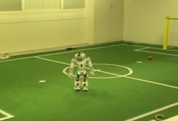 - Gestión de la información del entorno y capacidad de actuación Para establecer una colaboración entre robots humanoides es necesario como requisito previo disponer de información fiable sobre el