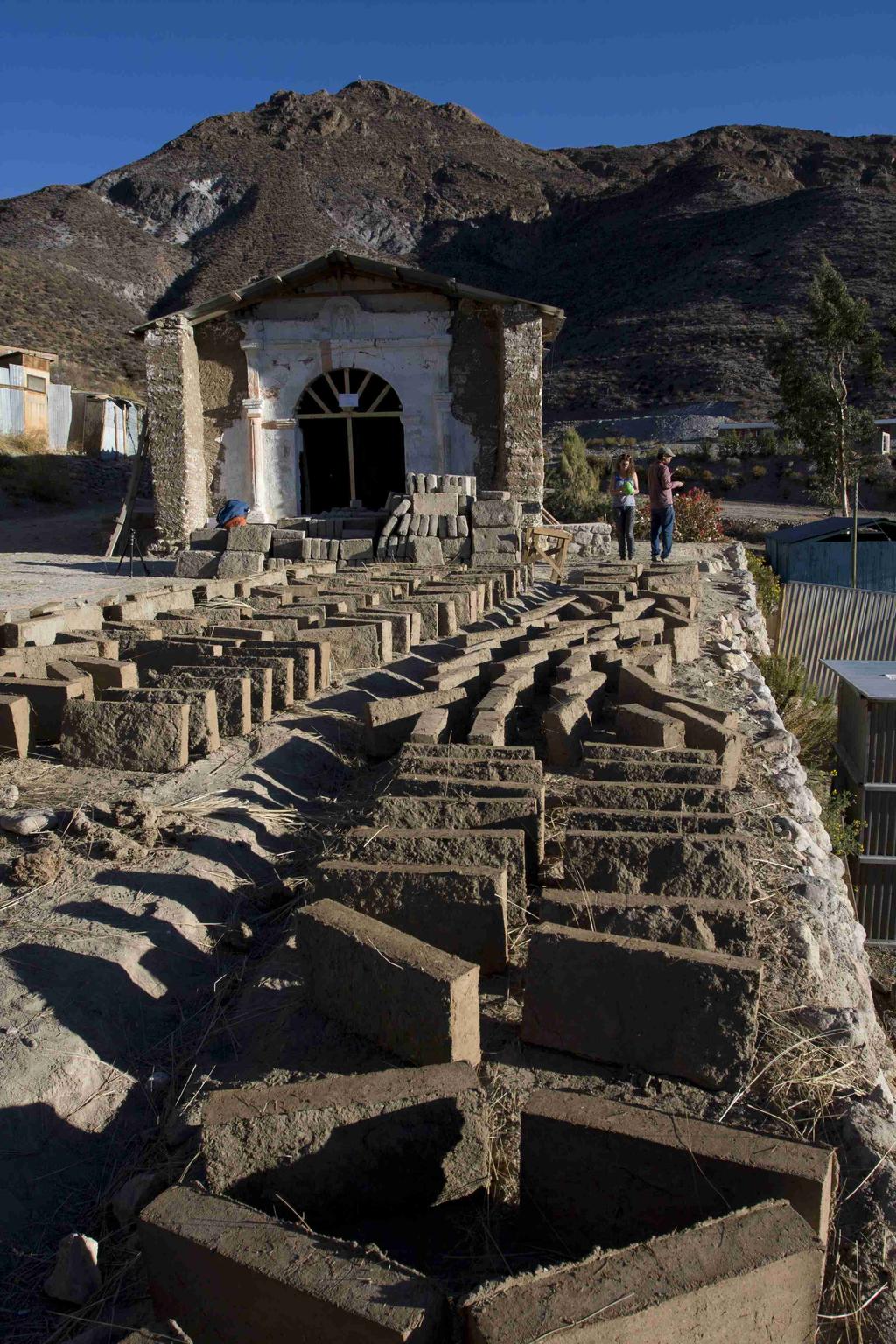 Se ejecuta en coordinación con las comunidades andinas y comprende 30 proyectos de restauración integral de iglesias y