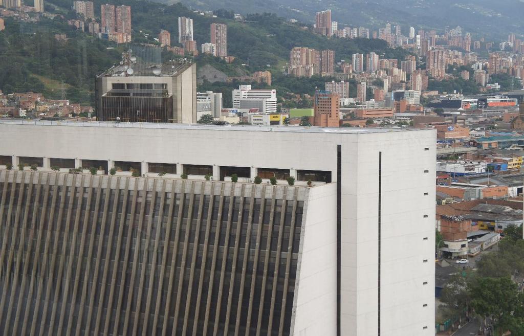 Millones de pesos Inversión ambiental Inversión ambiental y su tendencia, municipio de Medellín y