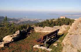 Os puntos máis altos ofrecen magníficas vistas panorámicas da ría de Vigo e das illas Cíes. Parques forestais Monte Alba-Cepudo Situación: na parroquia de Valadares. Superficie: 42.190 m 2.