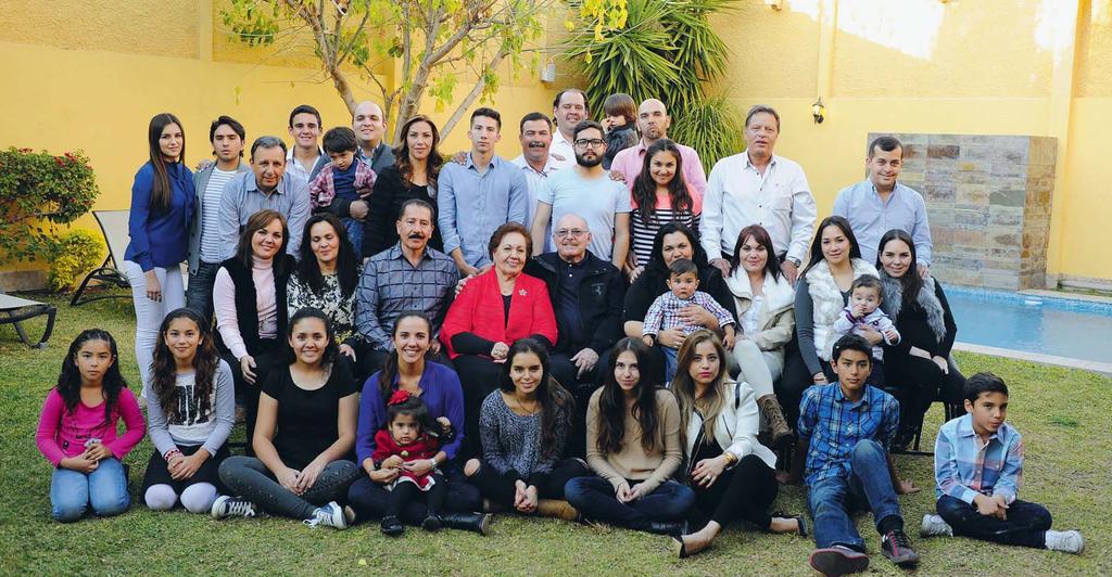 24 El Siglo de Torreón AMENA REUNIÓN Integrantes de la Familia Ramírez