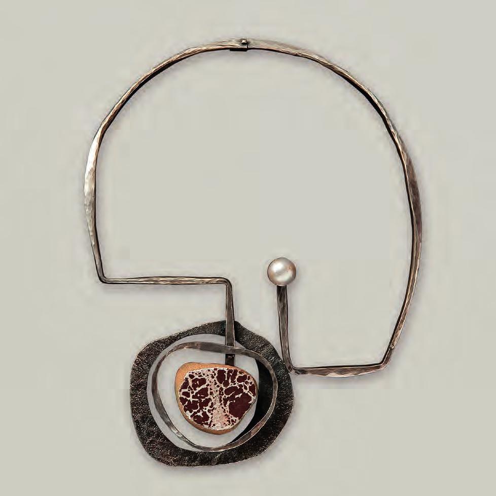 Collar, 1964. Plata, ceràmica i perla. 170 µ 120 mm. Necklace, 1964.
