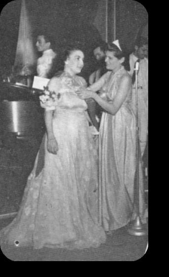 S. M. Ángeles I (Srta. Ángeles Baella Méndez) Reina del Club Les Amis 1940 18 Coronó la Srta.