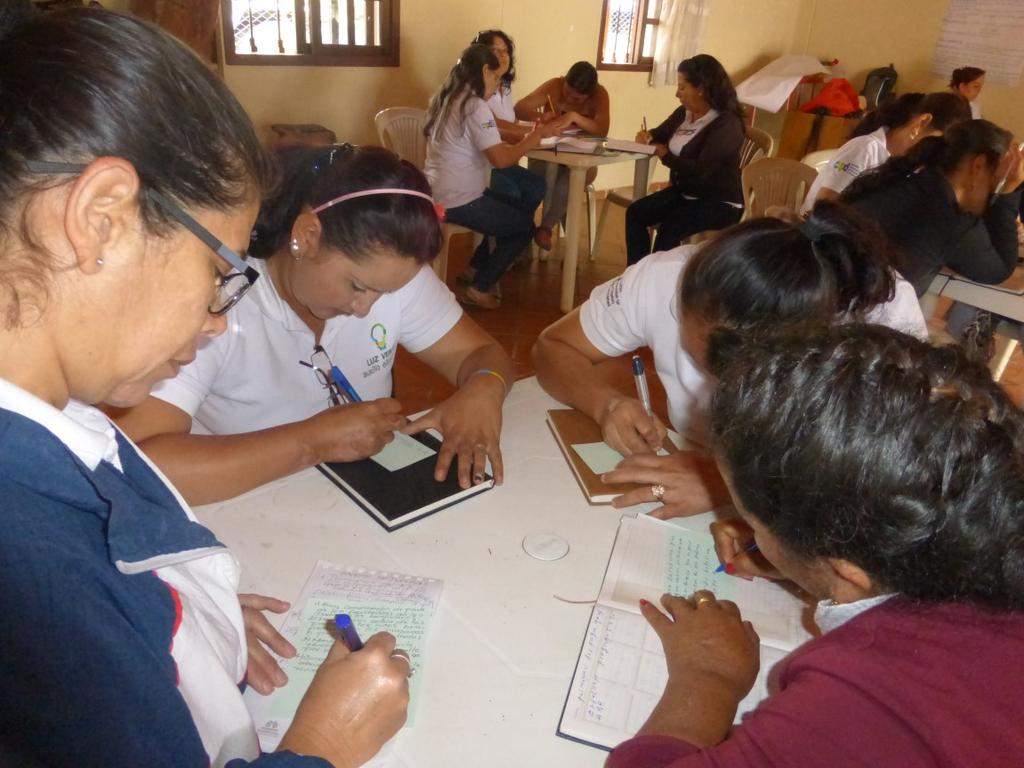 BOLETIN 1 Progresos del programa Luz Verde - Auxilio Educativo Marzo de 2018 ENTREGA DE AUXILIO EDUCATIVO EN EL DEPARTAMENTO DE SANTANDER Iniciando clases, más de 500 estudiantes reciben auxilio