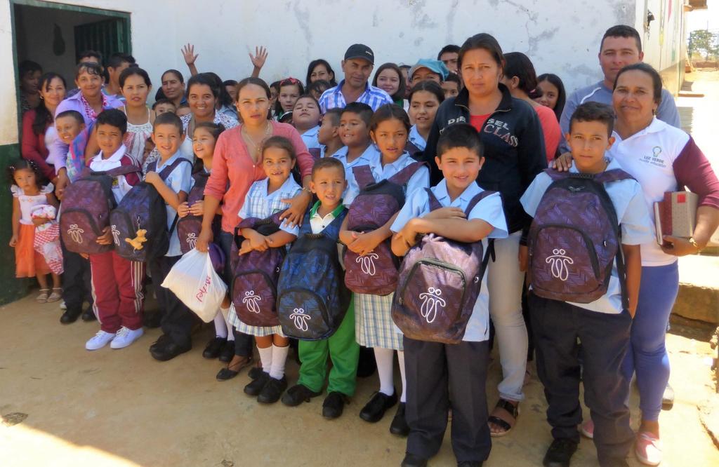 ENTREGA DE AUXILIO EDUCATIVO EN EL DEPARTAMENTO DE SANTANDER En el municipio de los Santos, participan estudiantes de los colegios: