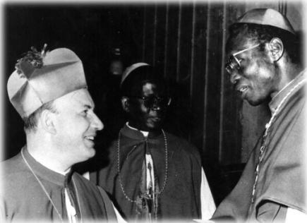 El 12 de diciembre de 1960 es designado obispo titular de Listra y auxiliar