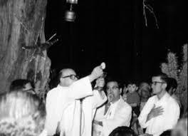El 12 de marzo de 1961 recibe la ordenación episcopal en la catedral de