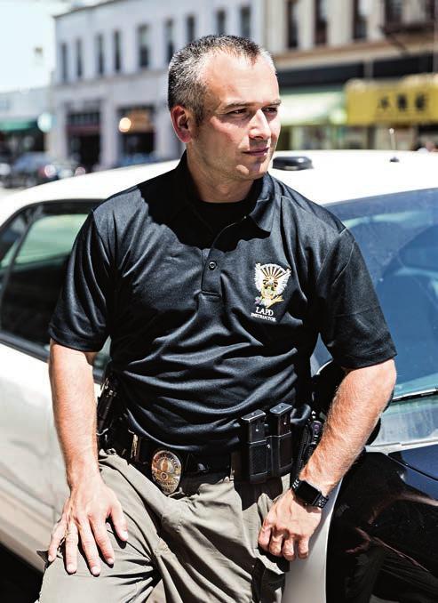 Jayson Siller es un experto en drogas del LAPD y uno de los directores del curso de expertos disolventes y estupefacientes hasta cannabis, metanfetaminas, crac y heroína.