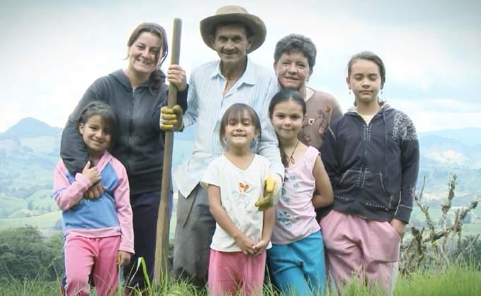 IMPACTOS SOCIALES La ejecución de los proyectos de siembra genera beneficios ambientales, sociales y económicos en las comunidades que trabajan en sus diferentesfases.