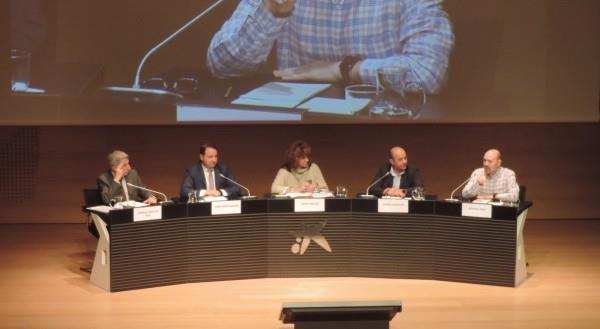 tuvo lugar la jornada sobre El Futuro del Trabajo y el Dialogo Social Tras la recepción de los asistentes, la Consejera de Economía, Industria y Empleo del Gobierno de Aragon, Dña.