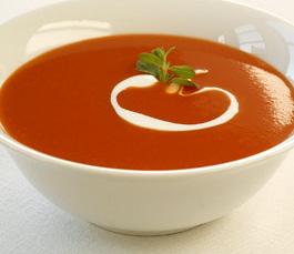 Sopa Desintoxicar +Tomate Ingredientes para 4 comensales 20 g de tomate en polvo (2 cucharadas soperas) 1 cebolla 1 pimiento 1 repollo pequeño 1 ramillete de apio Sal y pimienta 1 cucharada de aceite