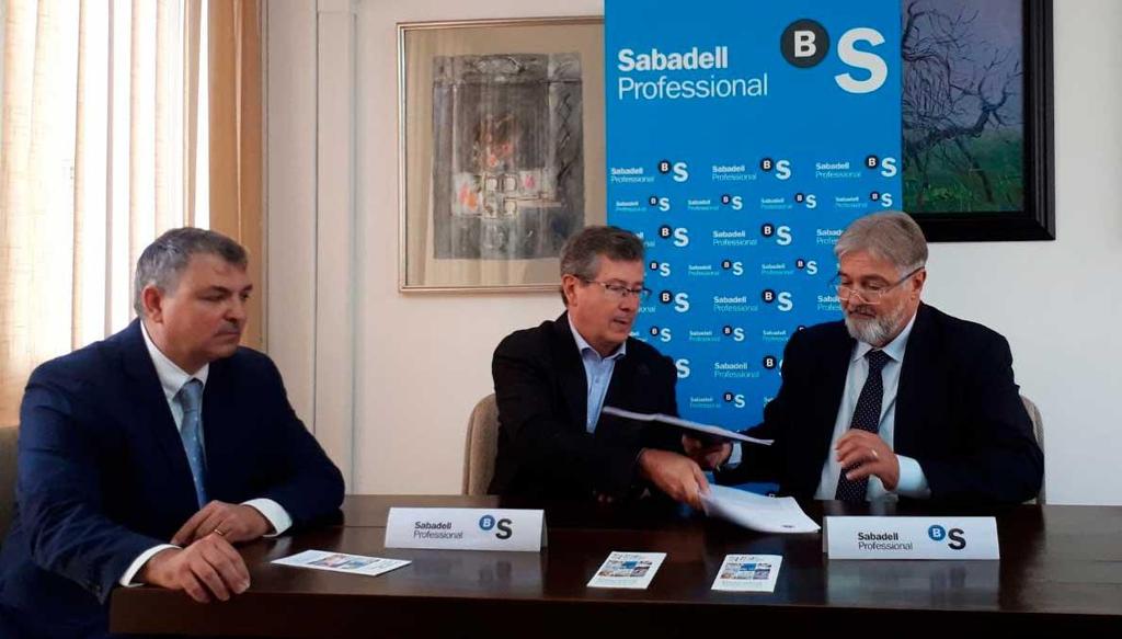 Firma convenio de Fomento con Banco Sabadell, que ofrece a los socios de
