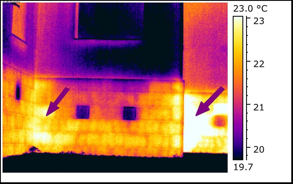 Es detecta una important diferència tèrmica entre diferents punts de l edifici, en aquest cas aspectes tèrmics no habituals en