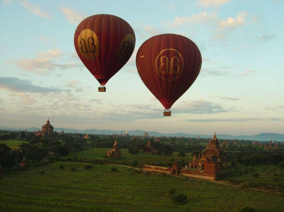Le recomendamos los vuelos en globo sobre Bagan a la salida