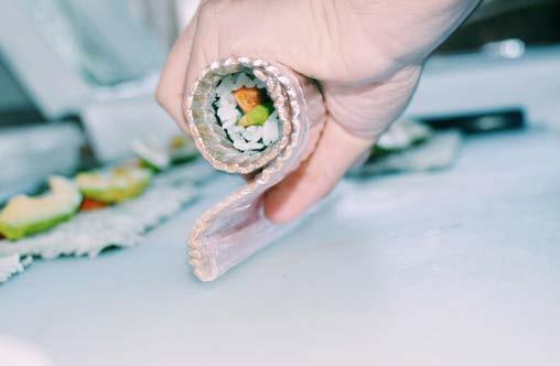 Sesión privada de show con explicación de la elaboración del sushi: historia, cocción del arroz, cortes de pescado y