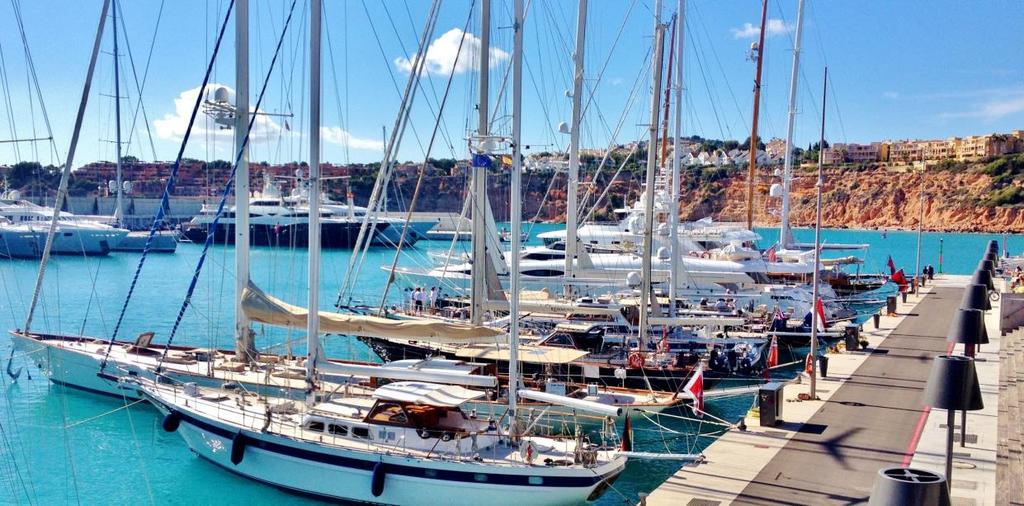 4. El mejor puerto para beneficiarse de la apertura del mercado español a la flota chárter Port Adriano ofrece una corta conexión con las islas de Ibiza y