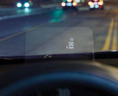 El nuevo sistema Head up display proyecta la información esencial a la altura de tu línea de visión para que no tengas que apartar la vista de la carretera; mientras que en la pantalla inteligente