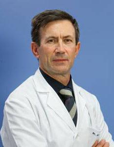 Práctica privada en Navarra y el País Vasco Dr. Raúl Larraga Ramos Licenciado en Medicina y Cirugía por la Universidad de Navarra.