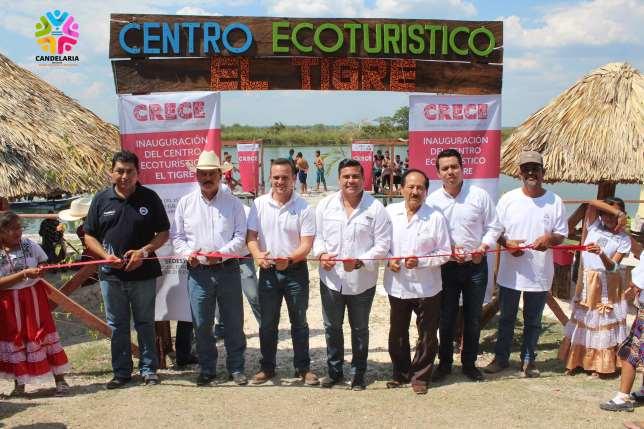 En presencia de los secretarios de Protección Civil, SEDESYH, de los delegados de la SEDESOL y CDI, se inaugura el centro Ecoturístico del Tigre, mismo en el que estuvo presente el alcalde Salvador