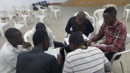formación ministerial en aquellos jóvenes que se les ve