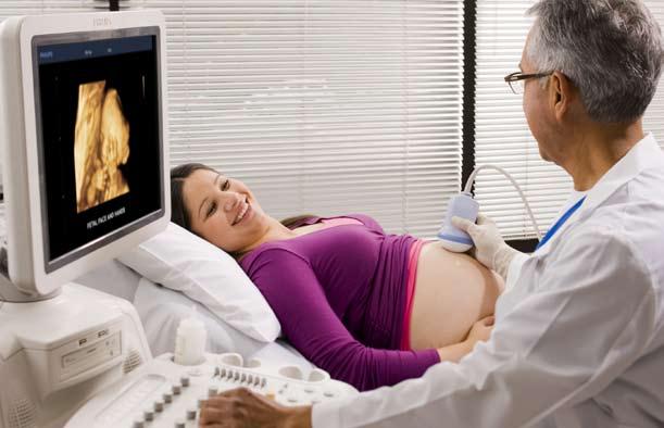 Idóneo para consultas médicas de obstetricia/ginecología, mama y otras Bien sea al analizar una biometría fetal, localizar una masa ovárica o mostrar a padres primerizos la primera imagen de su hijo,