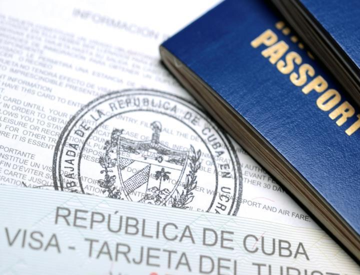 REQUISITOS MIGRATORIOS CUBA 1- El tiempo máximo de estadía de un turista es de 30 días, La visa o tarjeta de turista es válida para una sola entrada al territorio de Cuba, en un viaje de 30 días