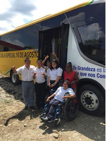 Responsabilidad Social Donación del bus a la Escuela