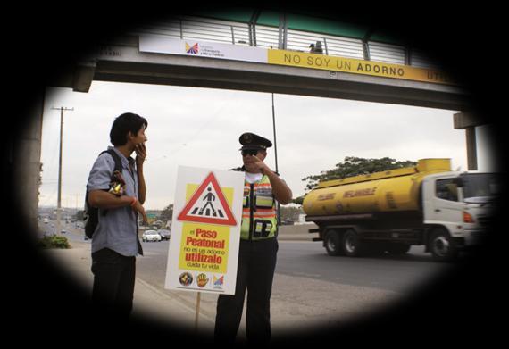 y avenidas: Campañas de sensibilización sobre, exceso de velocidad, alcohol