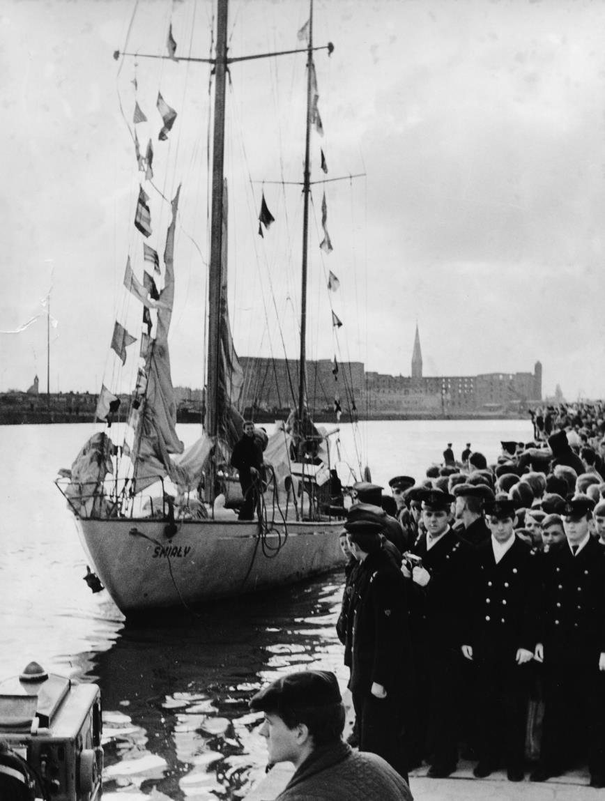 Cuarenta años atrás, el día treinta de octubre de 1966 ha vuelto a puerto Szczecin en Polonia el yate velero