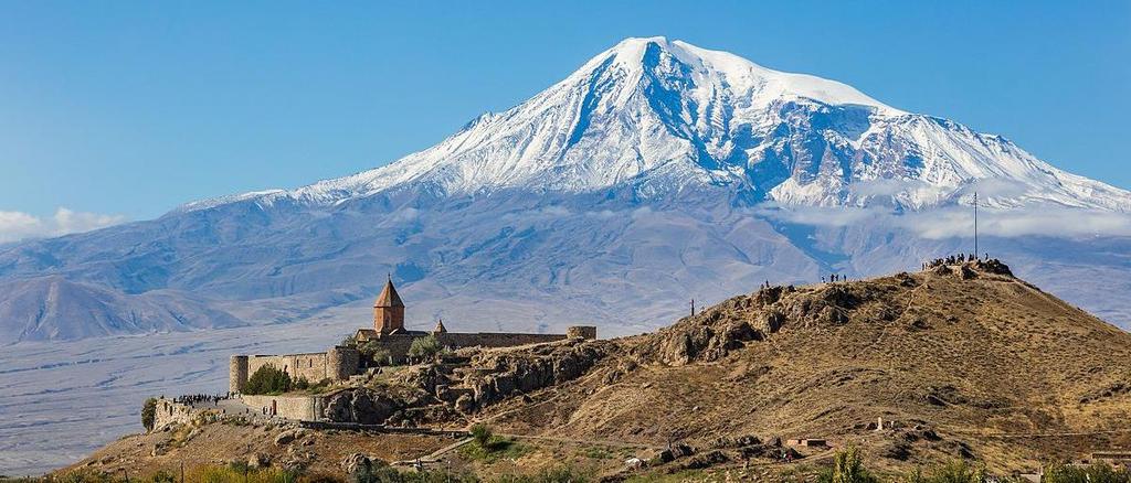 Desde aquí disfrutaremos de la imponente vista del monte Ararat (5137 metros de altura).