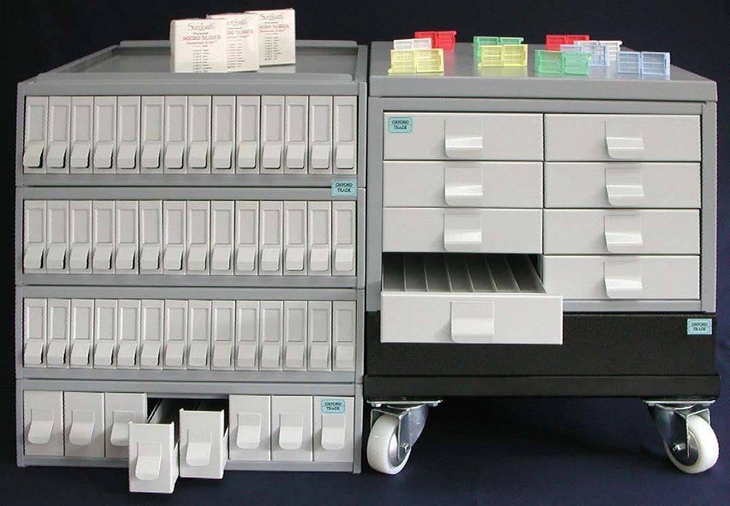 SISTEMA MODULAR DE ARCHIVO APILABLE Sistema de archivadores apilables para porta objetos, casetes, y macrobloques.