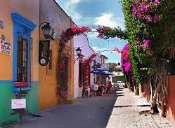 Lo que debes saber si visitas Tequisquiapan Tequisquiapan se encuentra a aproximadamente 40 minutos de la Ciudad de Querétaro, es una buena opción