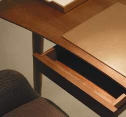 Desk with drawer in walnut, oak or lacquer. Noxy.